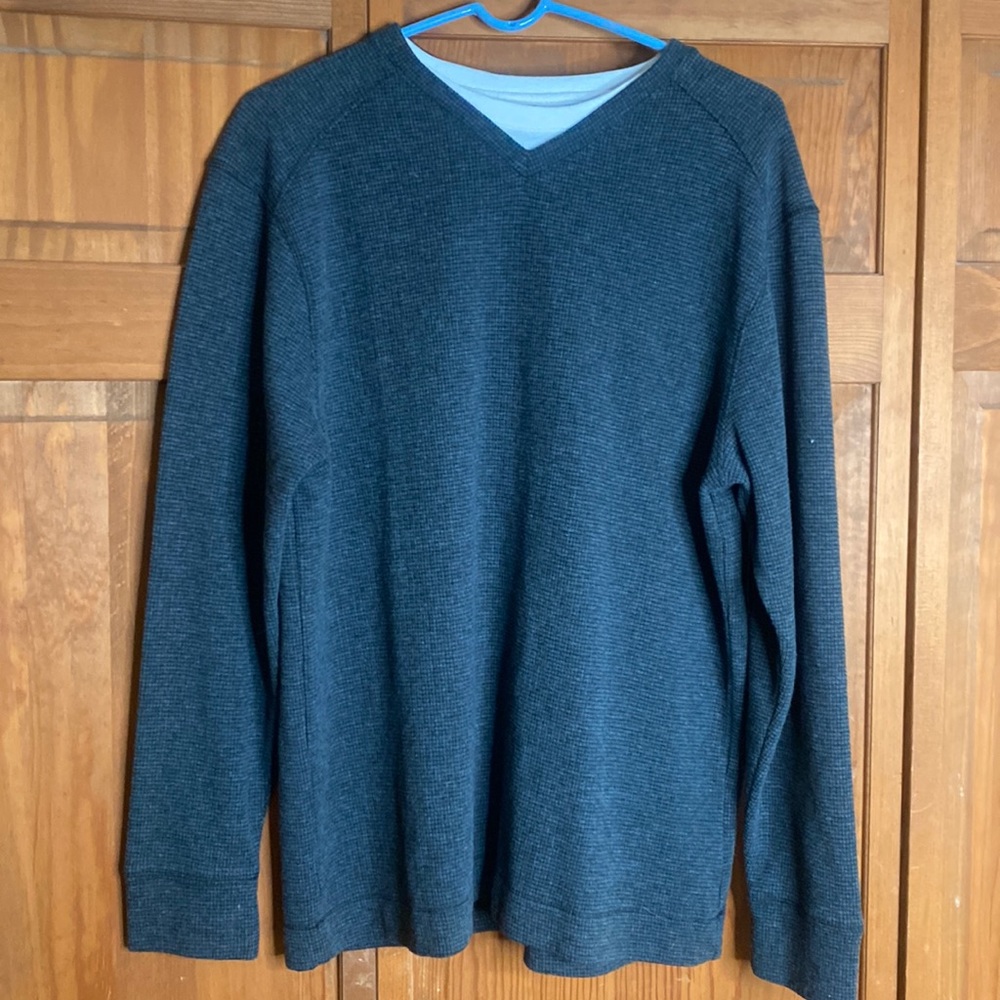 Men’s Ribbed VNeck Shirt